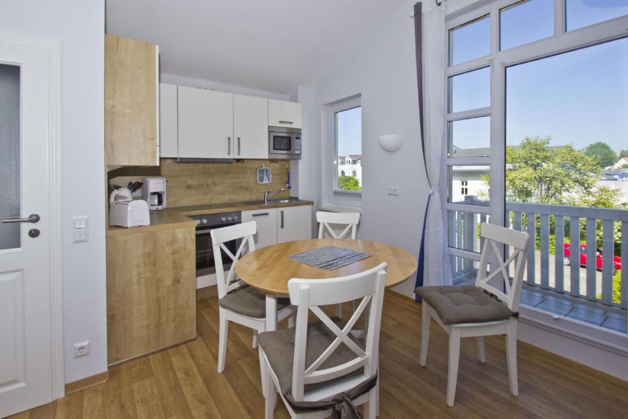 Mit Meerblick Und Balkon, Gratis Nutzung Vom Ahoi Erlebnisbad Und Sauna In Sellin - Meeresblick Fewo 48 괴렌 외부 사진